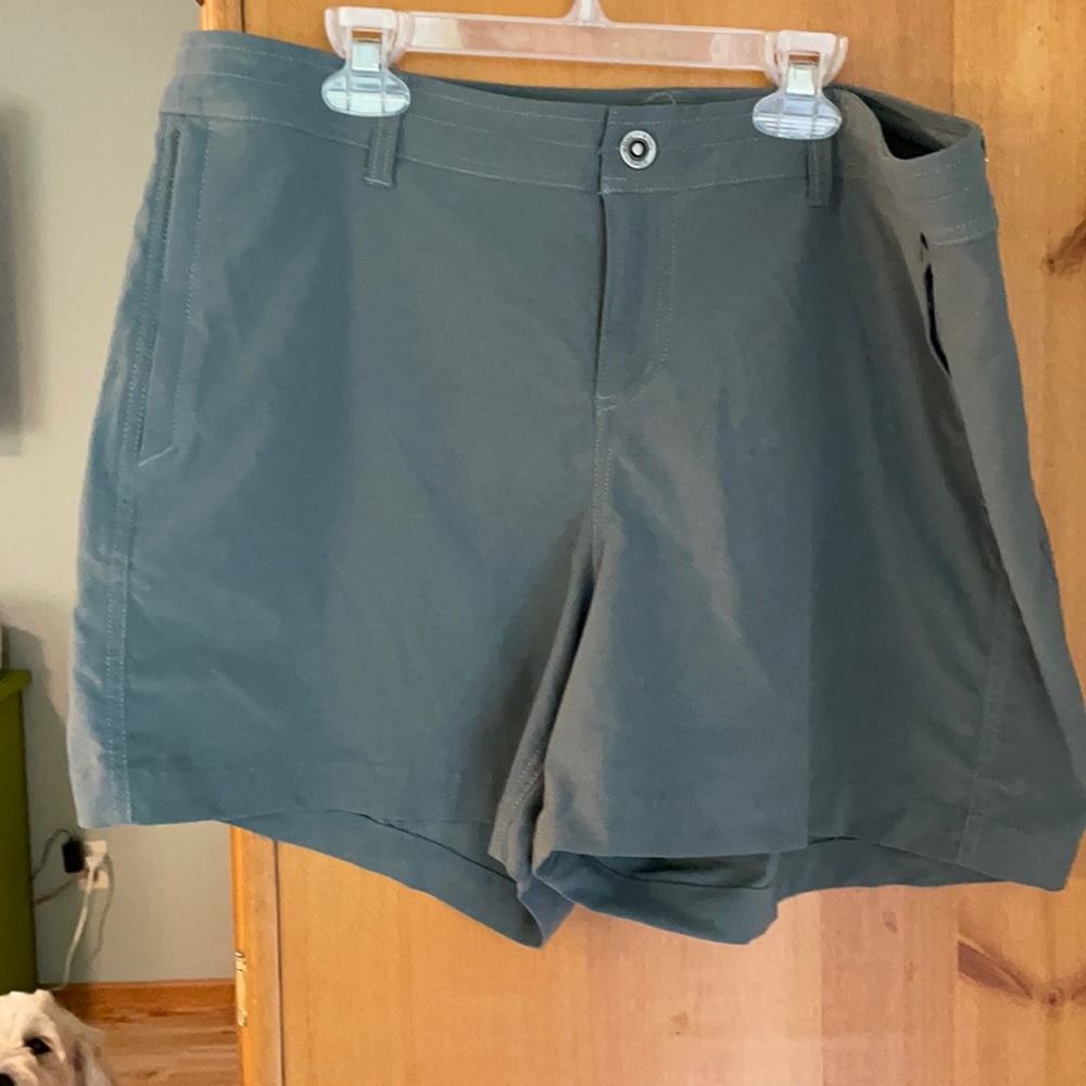Shorts. Sage green